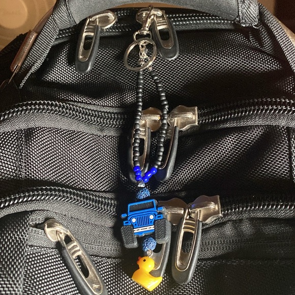 Silicone 4x4 Jeep Duck Rearview Mirror Charm-Keychain-Bag Charm-Beaded Bracelet - Picture 6 of 6